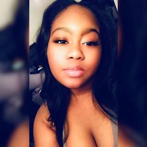 Meet your Posher, Caitlin